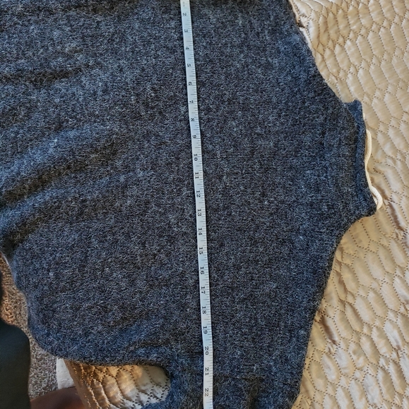 SHEIN Sweater - Picture 15 of 16